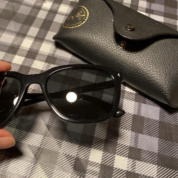 Prada sunglasses - Picture 6 of 9